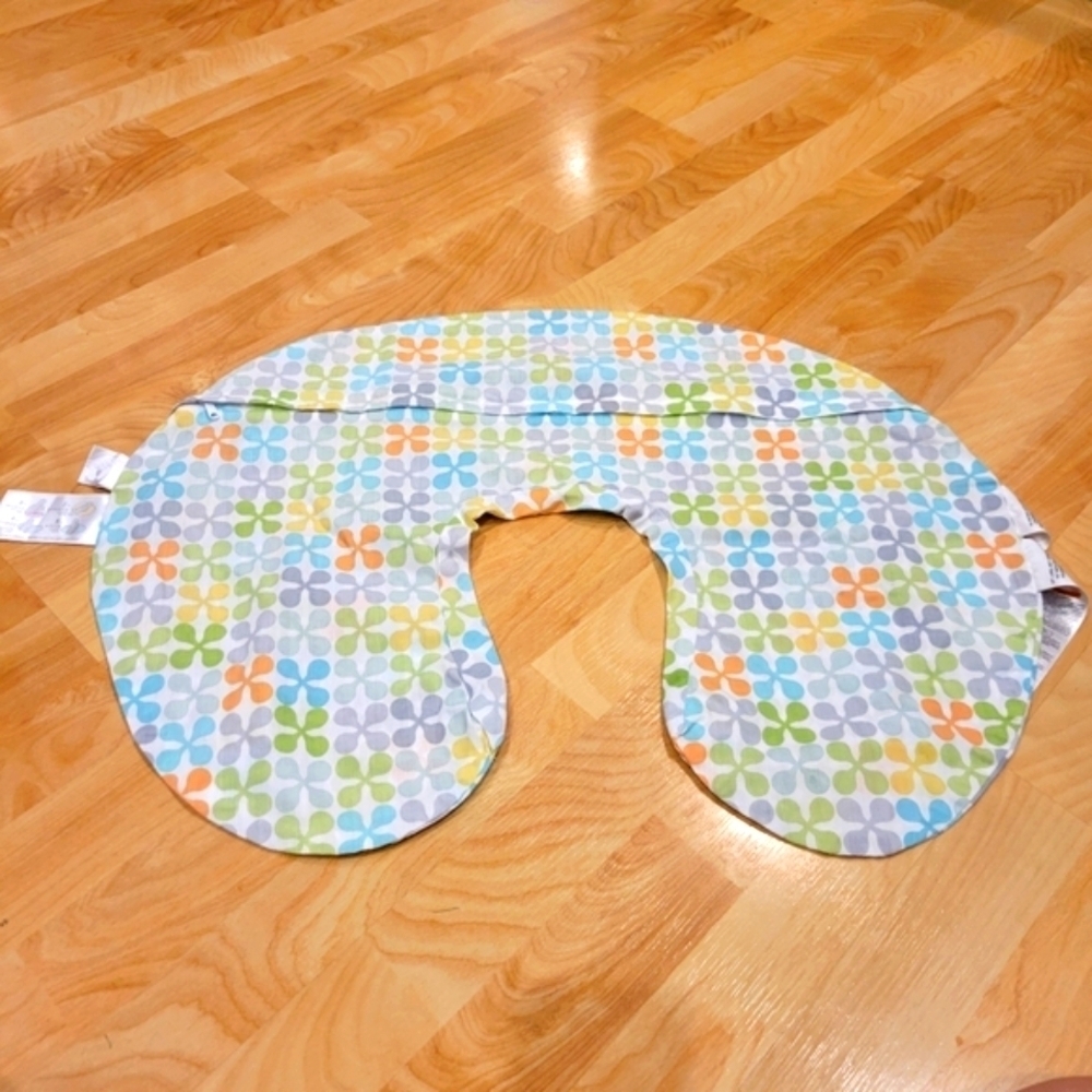 Boppy Nursing Pillow Cover - Picture 4 of 8